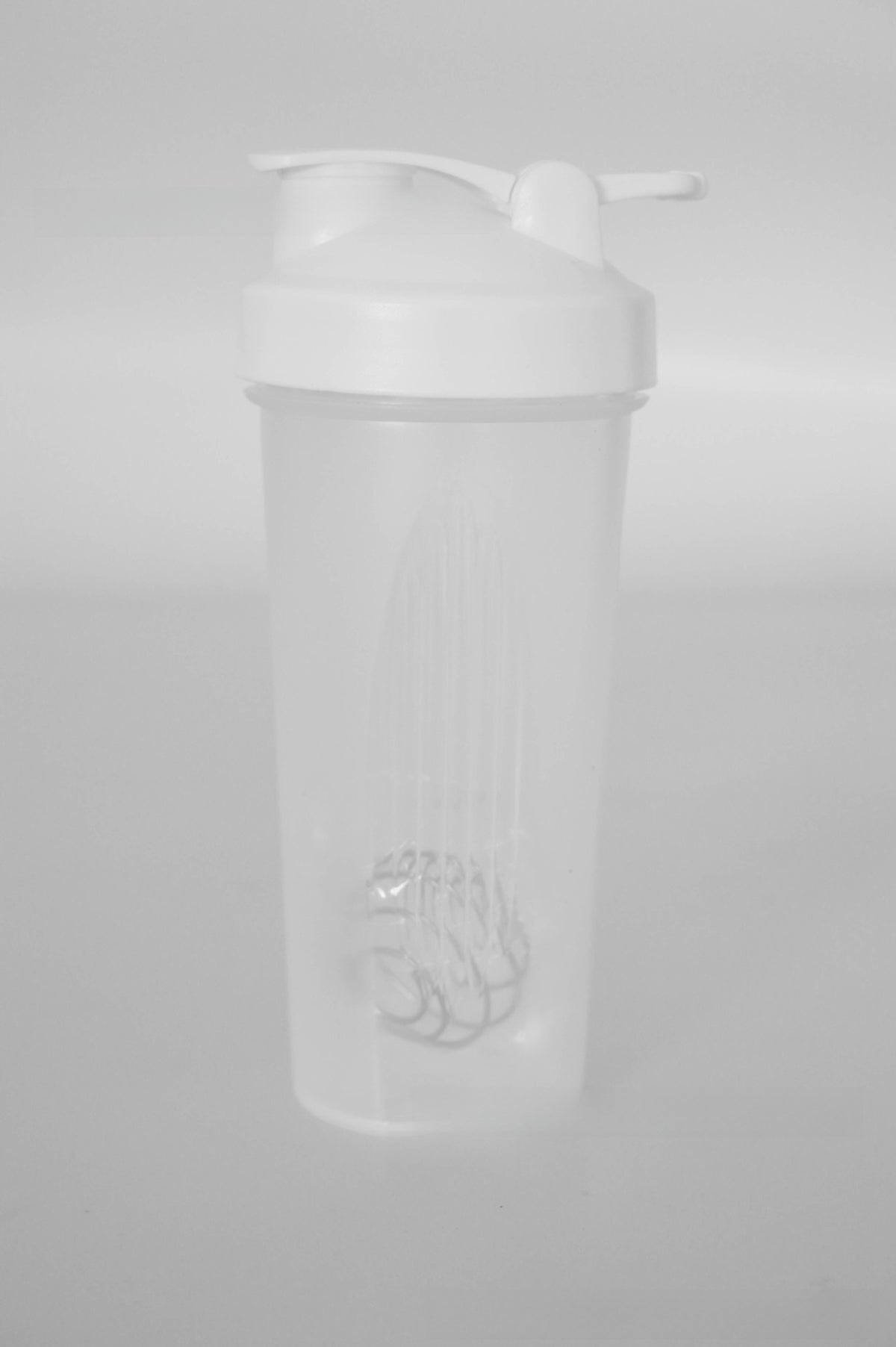 600ml Plastic Protein Shaker Cup with Mixing Ball